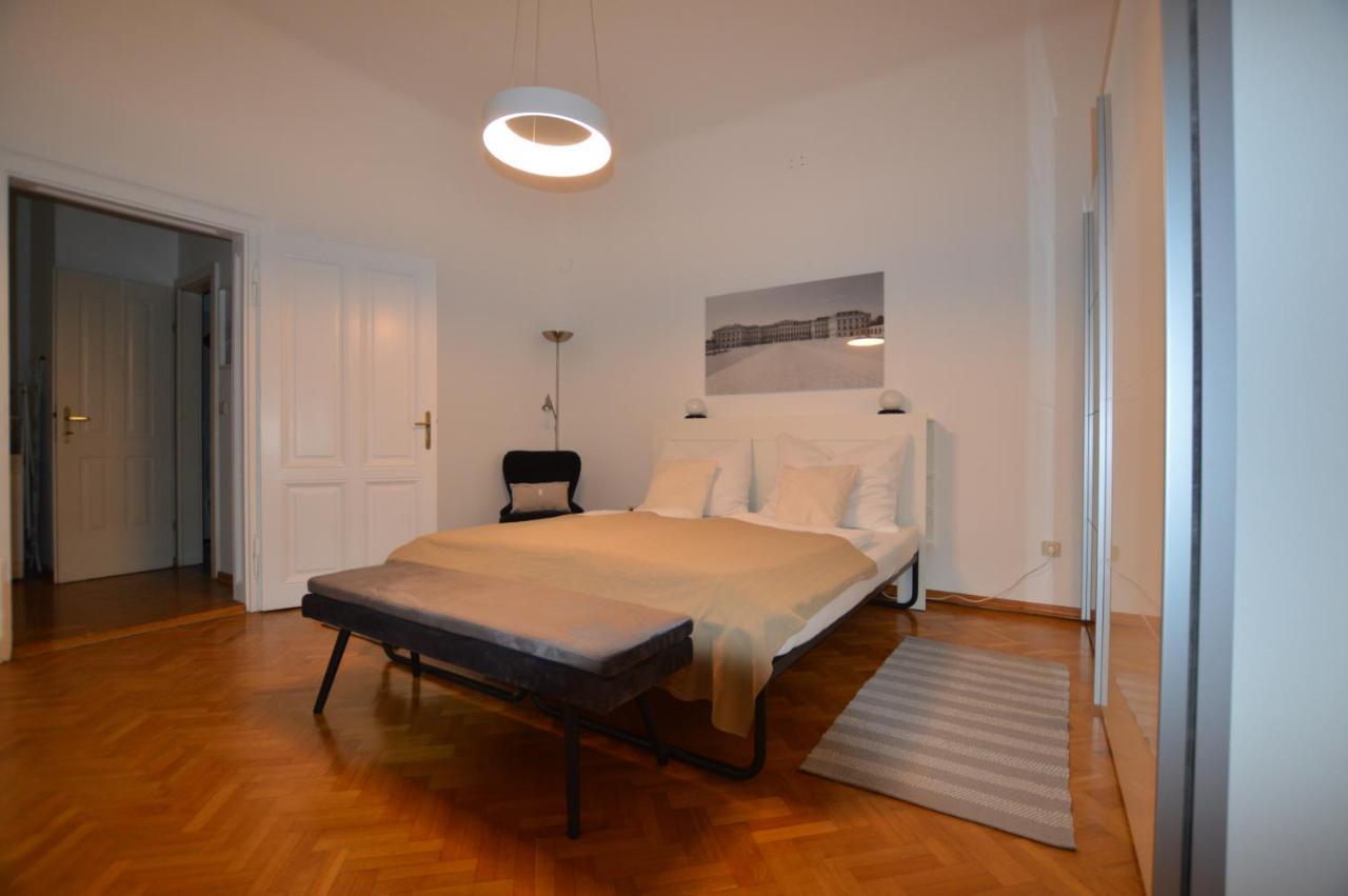 Apartment Penzing Vienna Exterior photo