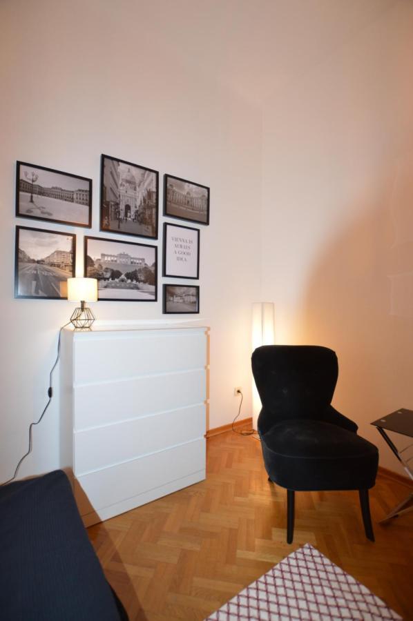 Apartment Penzing Vienna Exterior photo