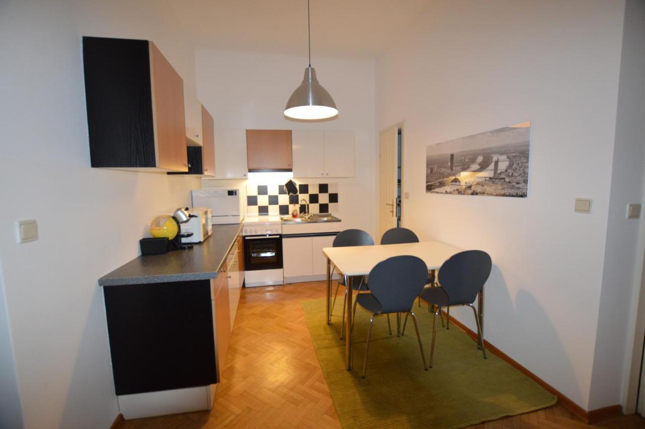 Apartment Penzing Vienna Exterior photo