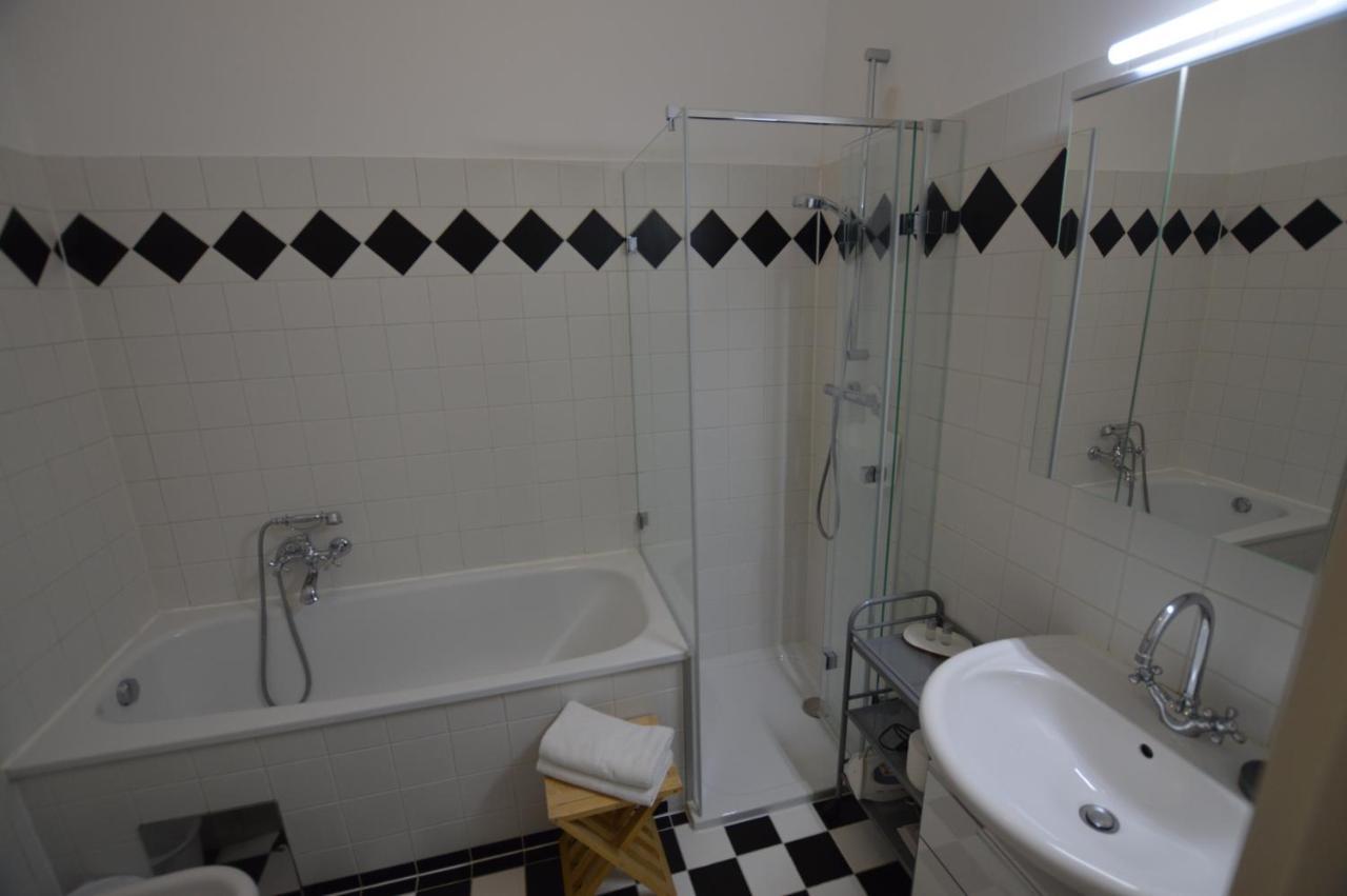 Apartment Penzing Vienna Exterior photo